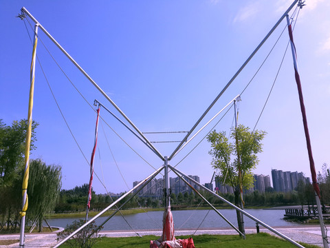 自動蹦極