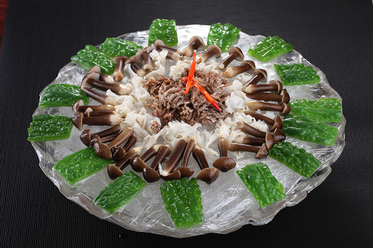 冰鎮(zhèn)涼瓜黑皮雞叢