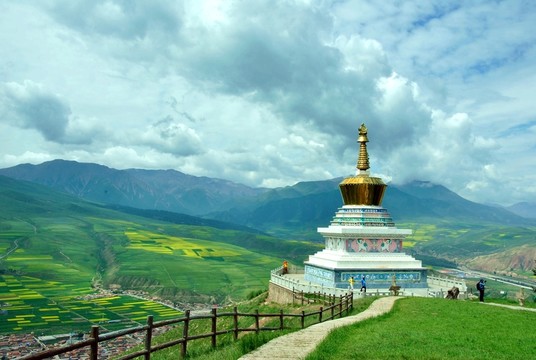青海 祁連 卓爾山