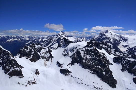 鐵力士雪山
