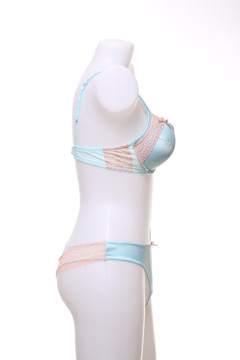 內(nèi)衣側(cè)面展示