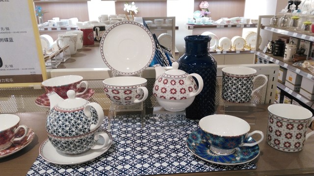 家居瓷器工藝品店