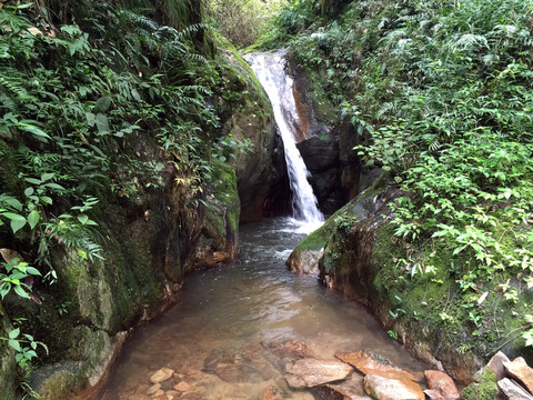 山澗流水