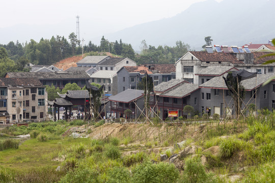 張谷英村