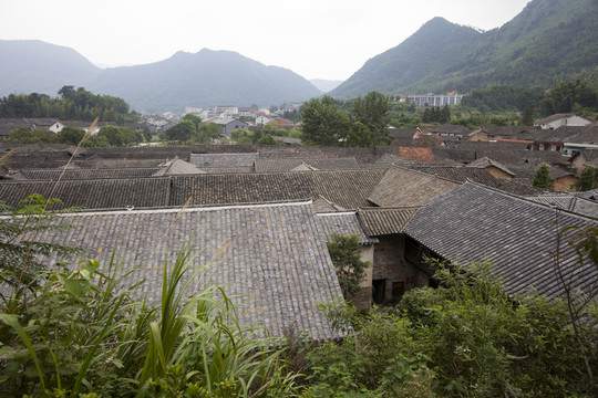 張谷英村