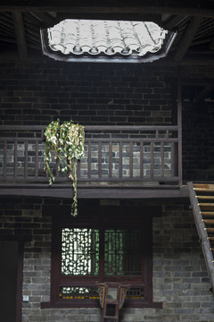 張谷英村
