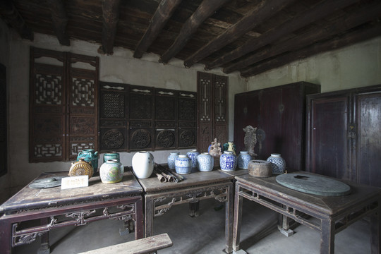 張谷英村
