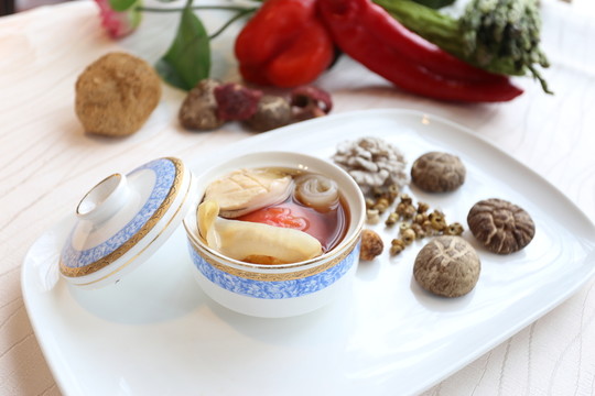 原汁番茄燉螺片