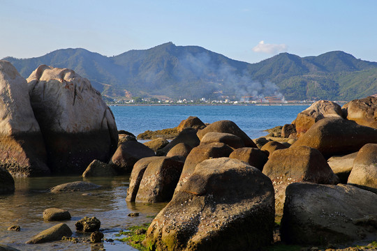 海邊礁石