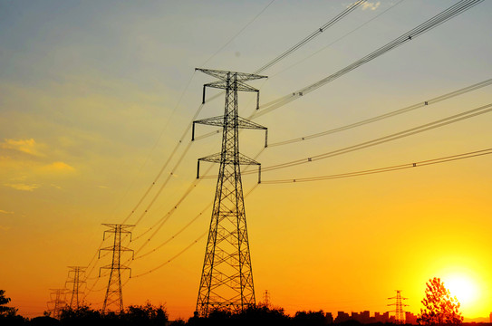 夕陽 高壓電線鐵塔