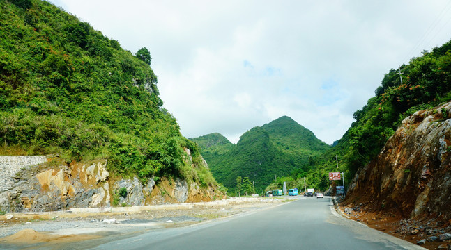 山間公路