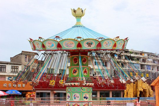 轉(zhuǎn)盤(pán) 游樂(lè)場(chǎng)