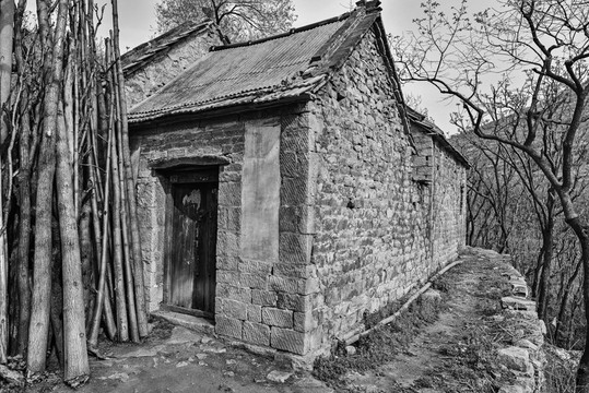 山鄉(xiāng)老宅院