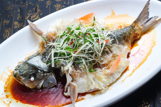 清蒸鱸魚