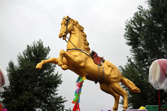雕塑 金馬 馬