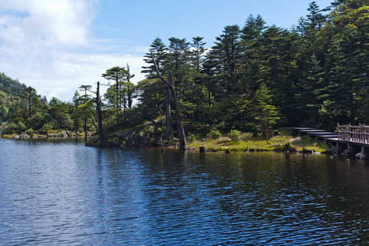高山湖泊