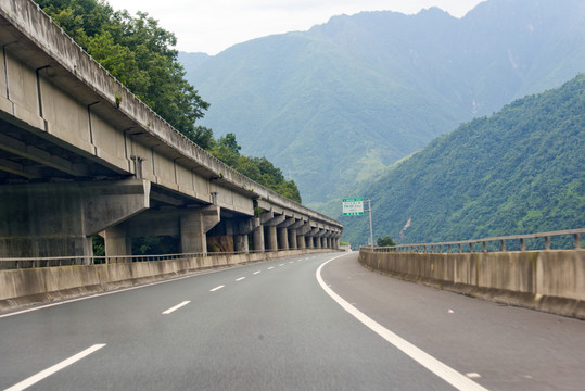 雅西高速