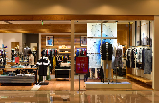 休閑男裝店 服裝陳列