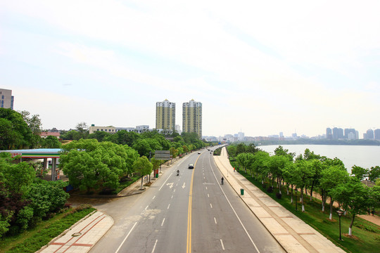 江西省鷹潭市鷹西大道
