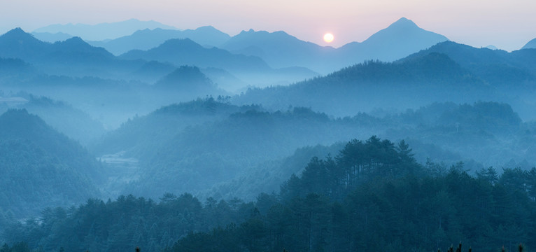 水墨山