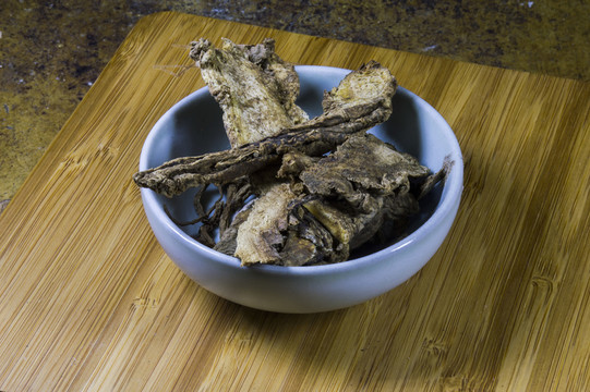 藥店里的中藥獨(dú)活