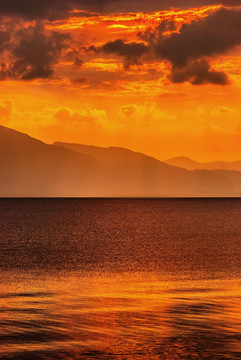 金色夕陽 撫仙湖
