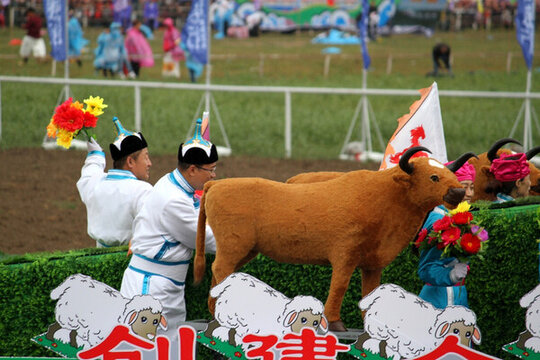 草原盛會那達慕 花車