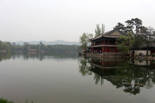 水中樓亭