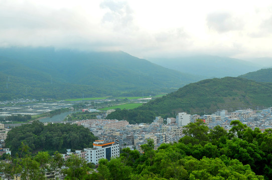 大海落日 海上晚霞 群山之間