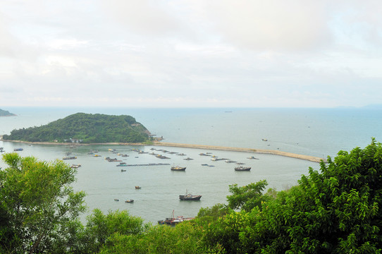 大海落日 海上晚霞 群山之間
