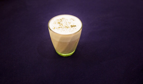 抹茶奶蓋飲品