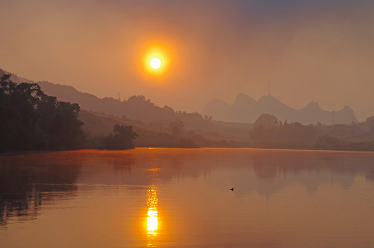 朝陽(yáng) 日出
