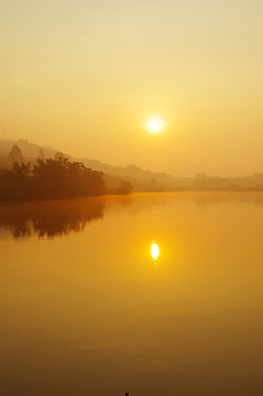 陽光 湖泊