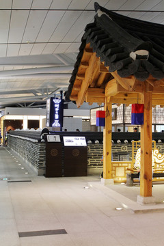 首爾機(jī)場(chǎng)內(nèi)的仿古建筑