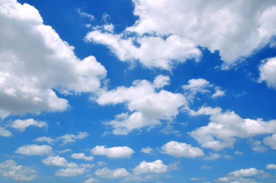 天空白云