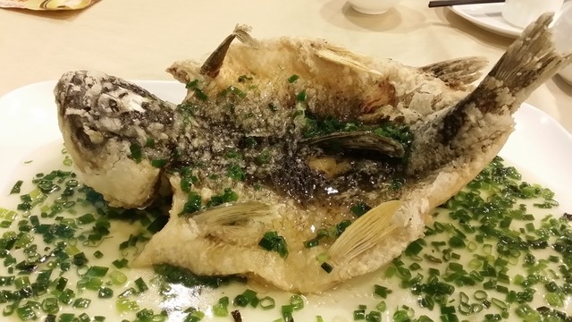 蔥油炸魚