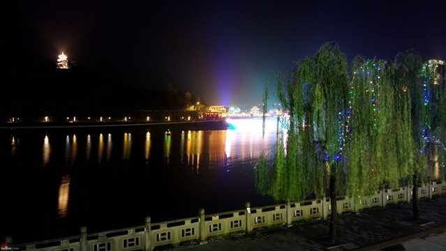 河邊夜景