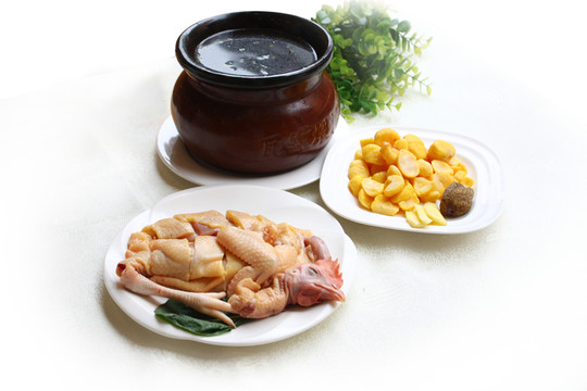 板栗煲土雞
