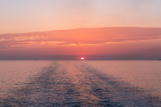 海上落日