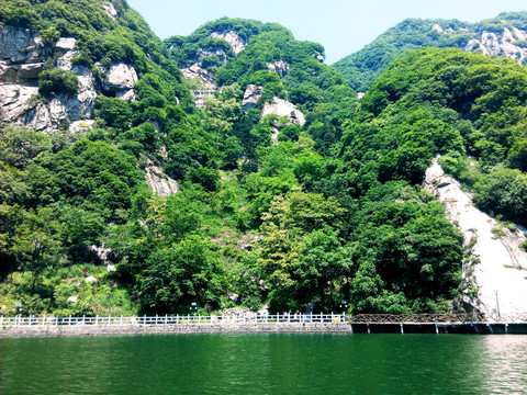 翠華山瑤池