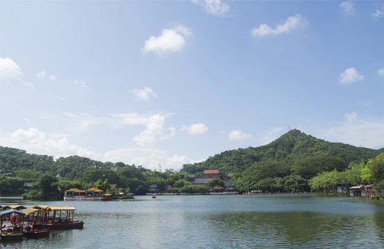 湖面風(fēng)光