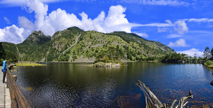 高原濕地全景圖
