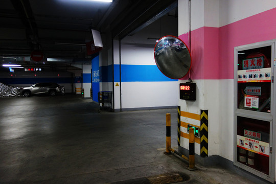 室內(nèi)停車場