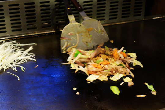 鐵板炒菜 金針菇肥牛