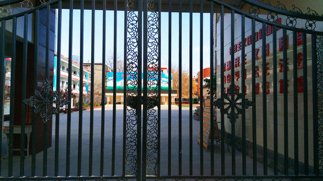 鄭州小學校大門