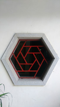 鏤空窗戶