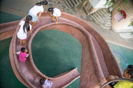 兒童樂園 旋轉滑梯