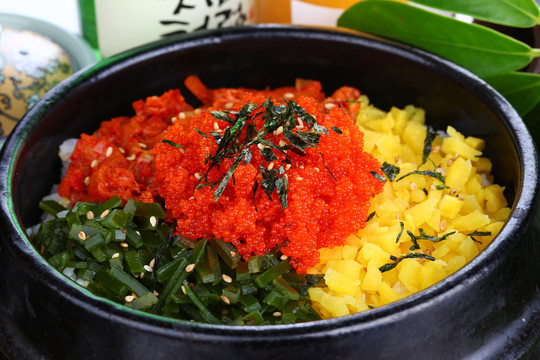 辣白菜魚(yú)籽飯