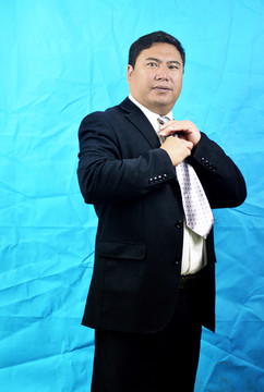 戴領帶的男人