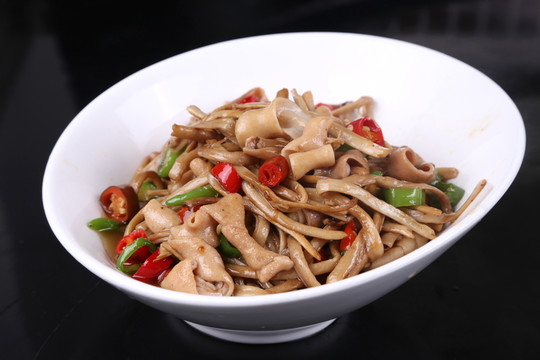 茶樹菇炒鵝腸